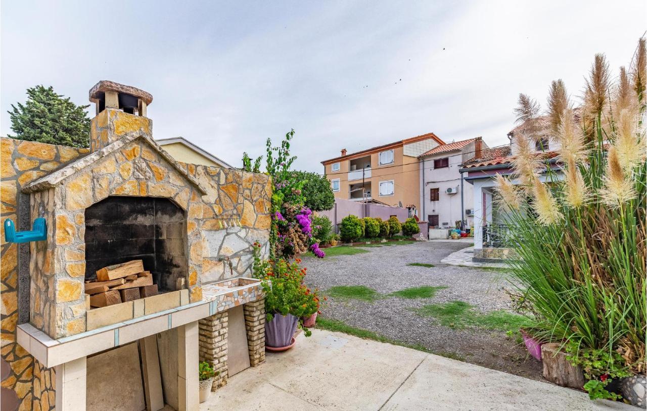 Nice Apartment In Premantura With Wifi エクステリア 写真