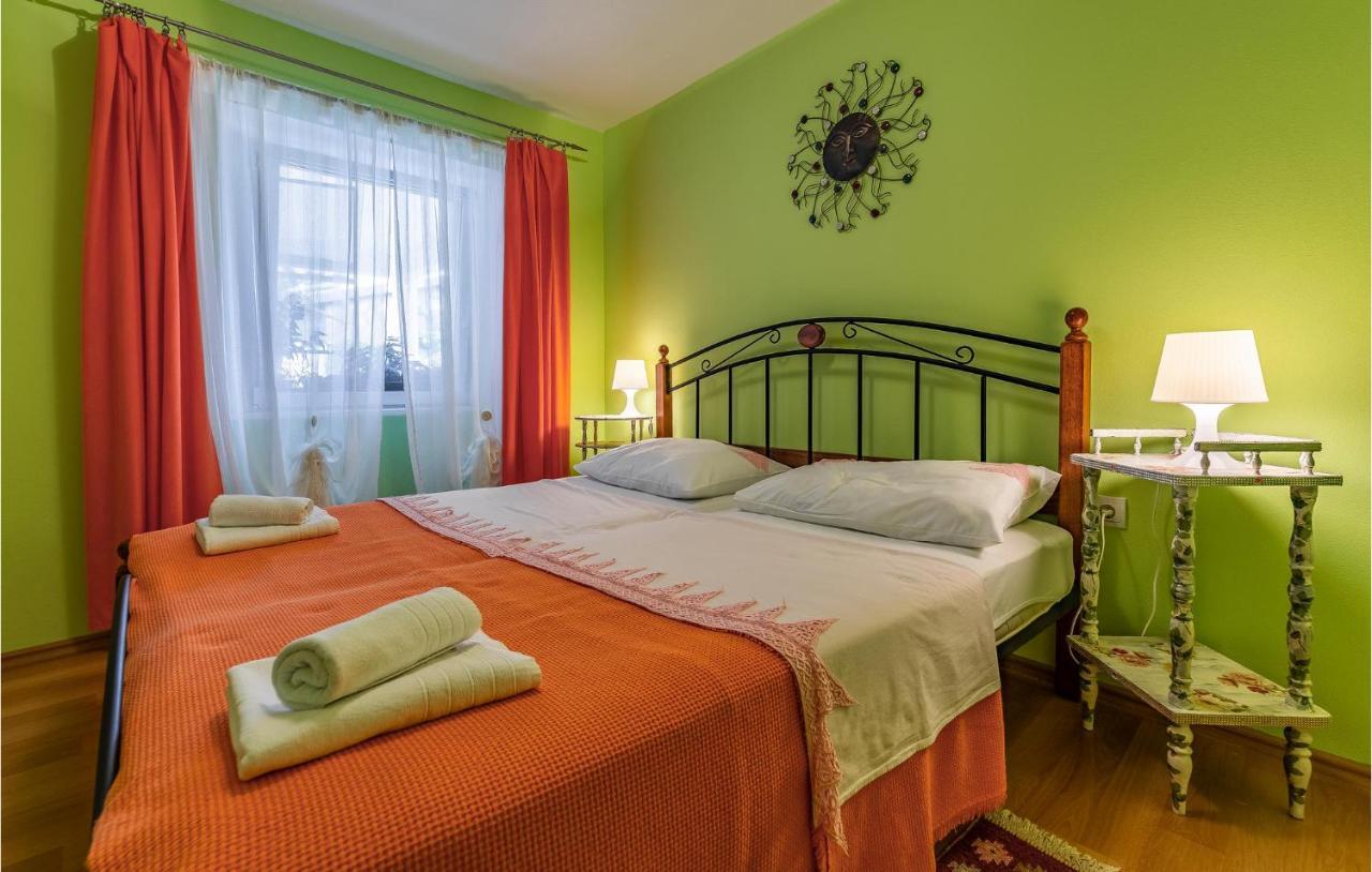Nice Apartment In Premantura With Wifi エクステリア 写真