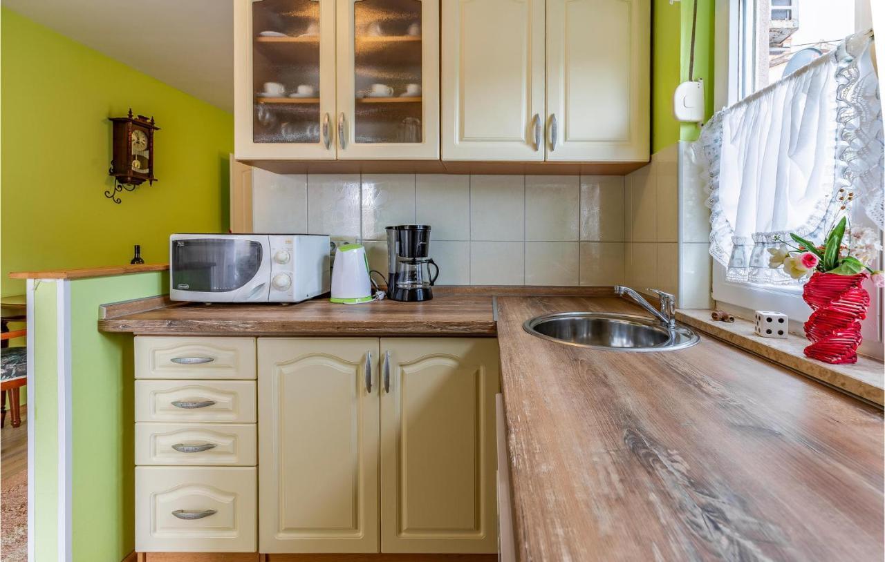 Nice Apartment In Premantura With Wifi エクステリア 写真
